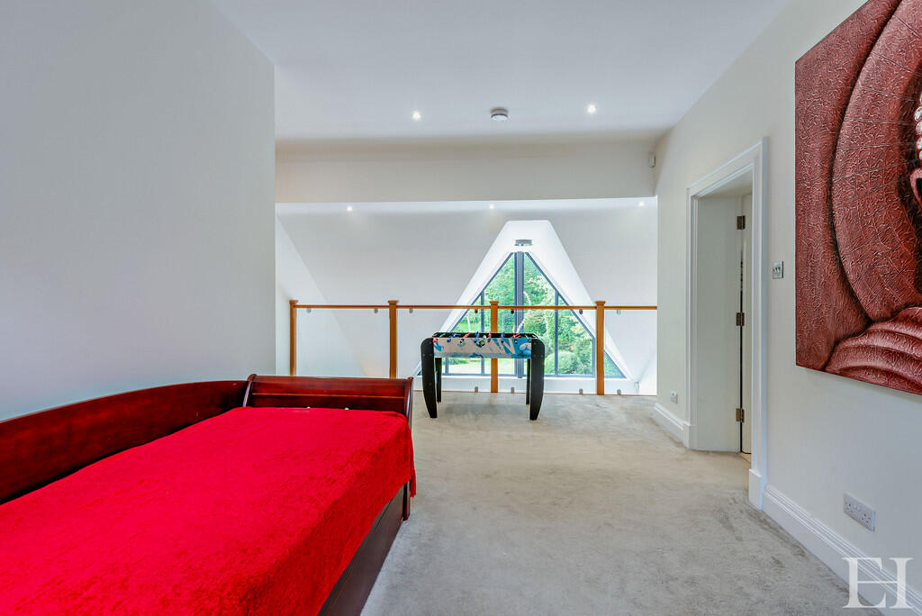 8598871-interiorW...