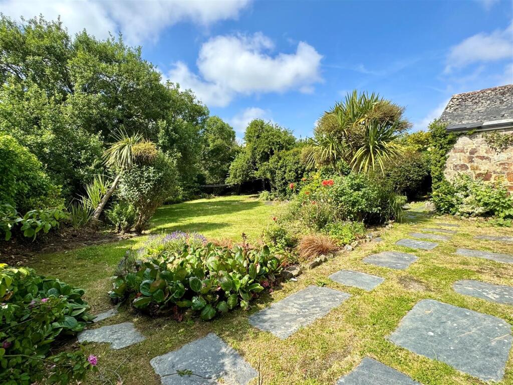 Manuels Farmhouse Garden