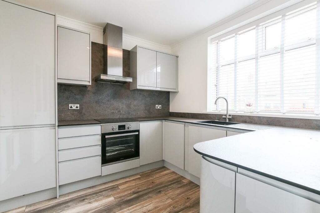 Kitchen2.jpg