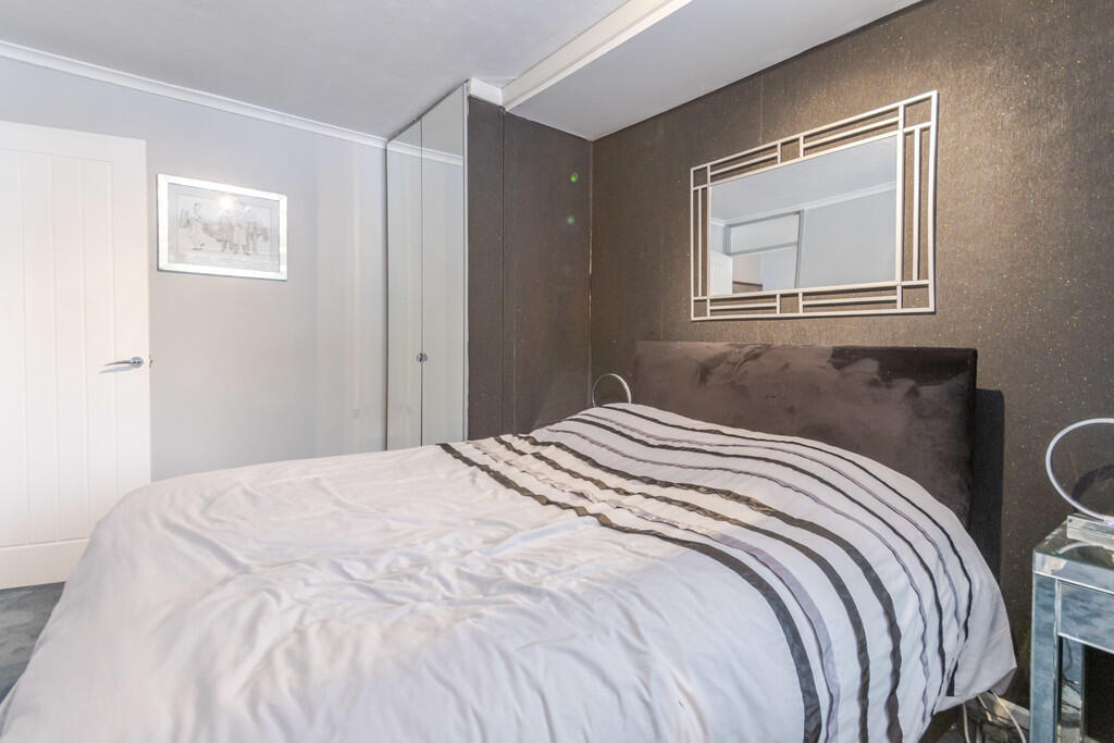 Bedroom 1a