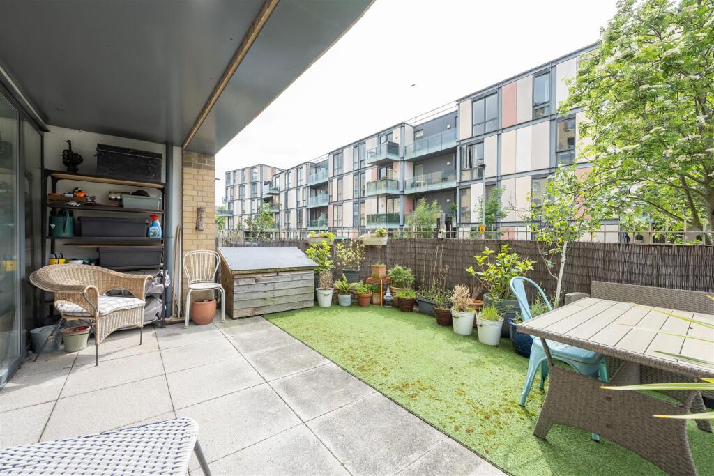 Altius Court E4
