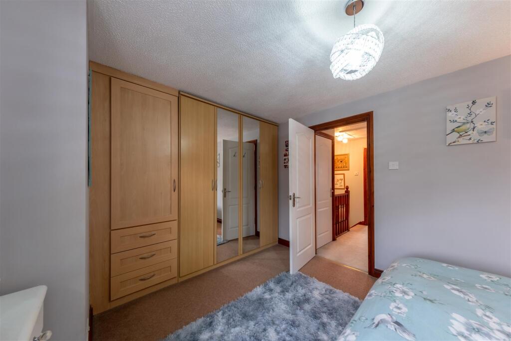 6 Gowy Court-021.jpg