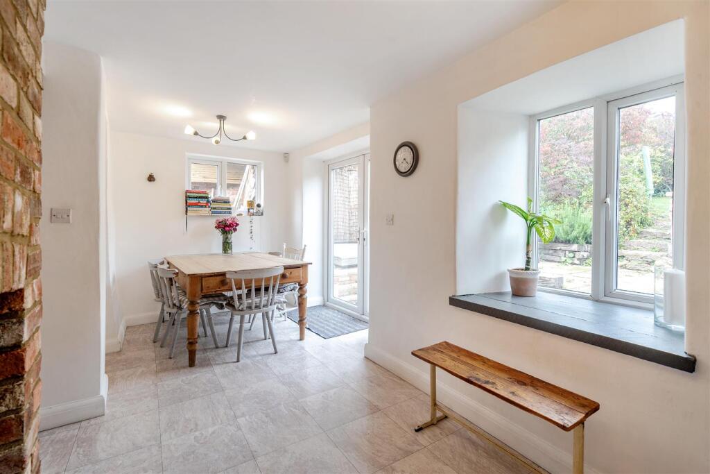 The Robin Hood House, Greens Norton (16).jpg