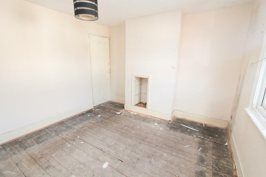 BEDROOM 1B.jpg