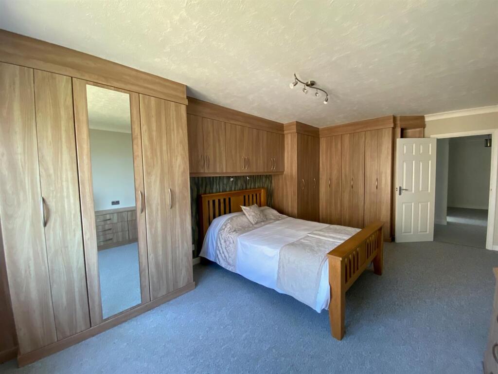 19 Grenada - Bed1A.jpg