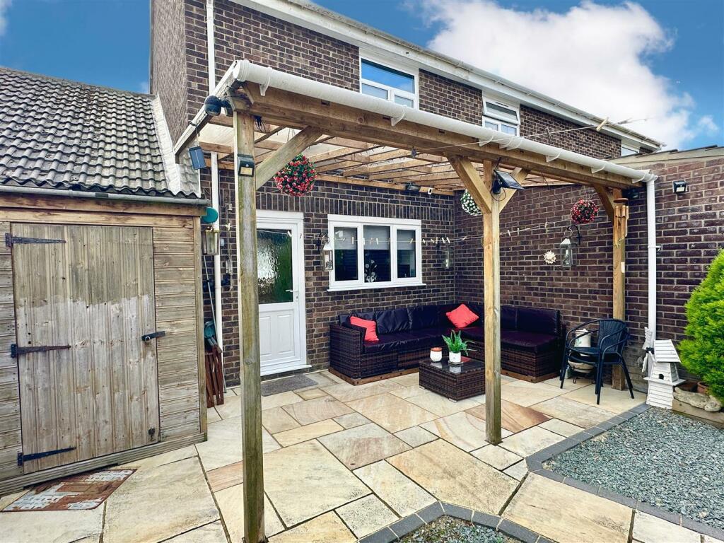 covered seating area