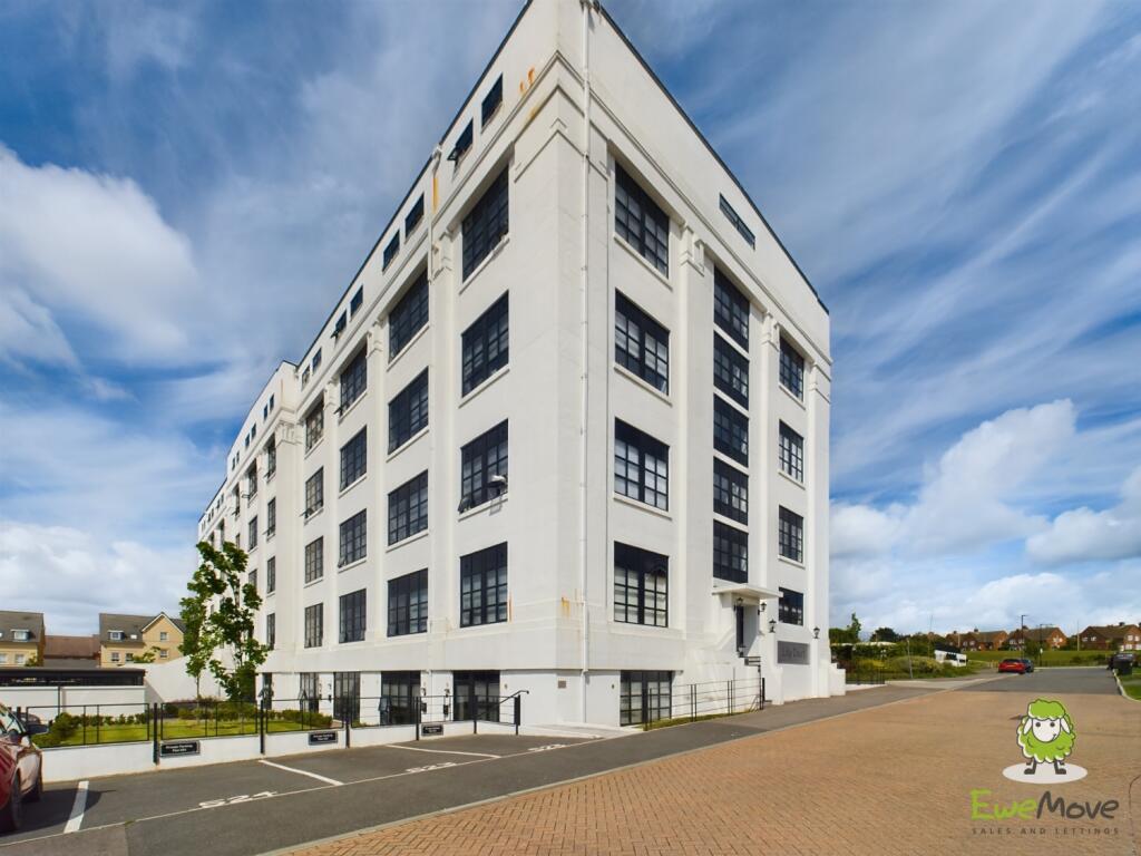 EweMove Basingstoke Estate Agents - Lilly Court - 