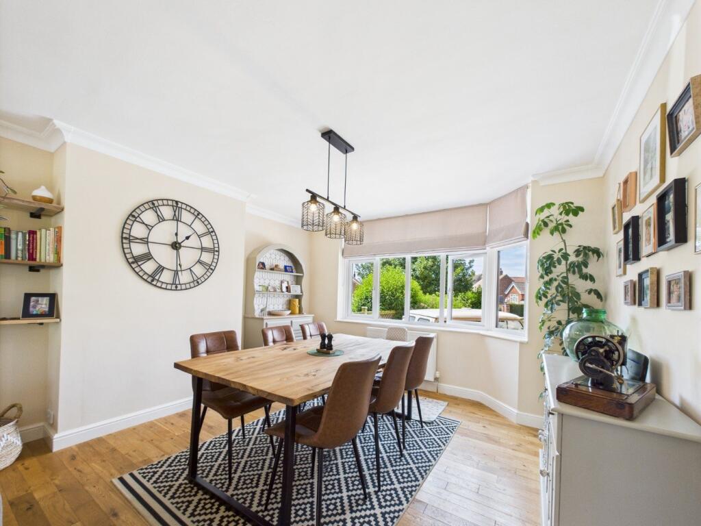 Lounge/Dining Room