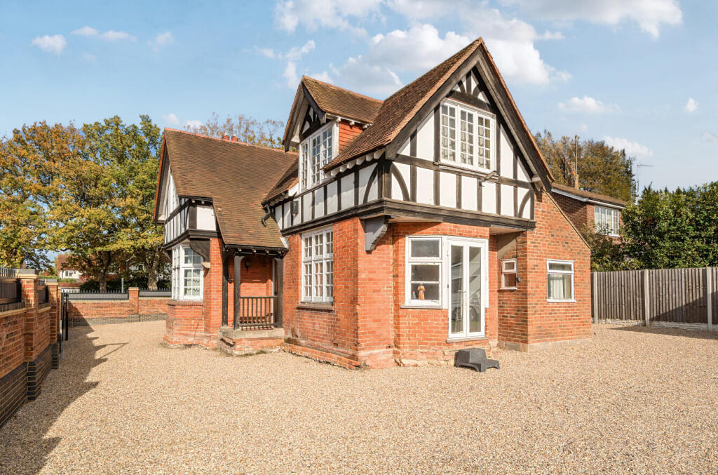 1373297-7-6900a76...