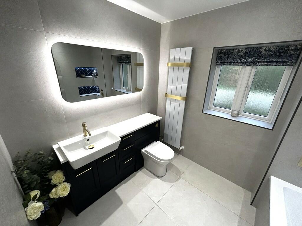 Main Bathroom
