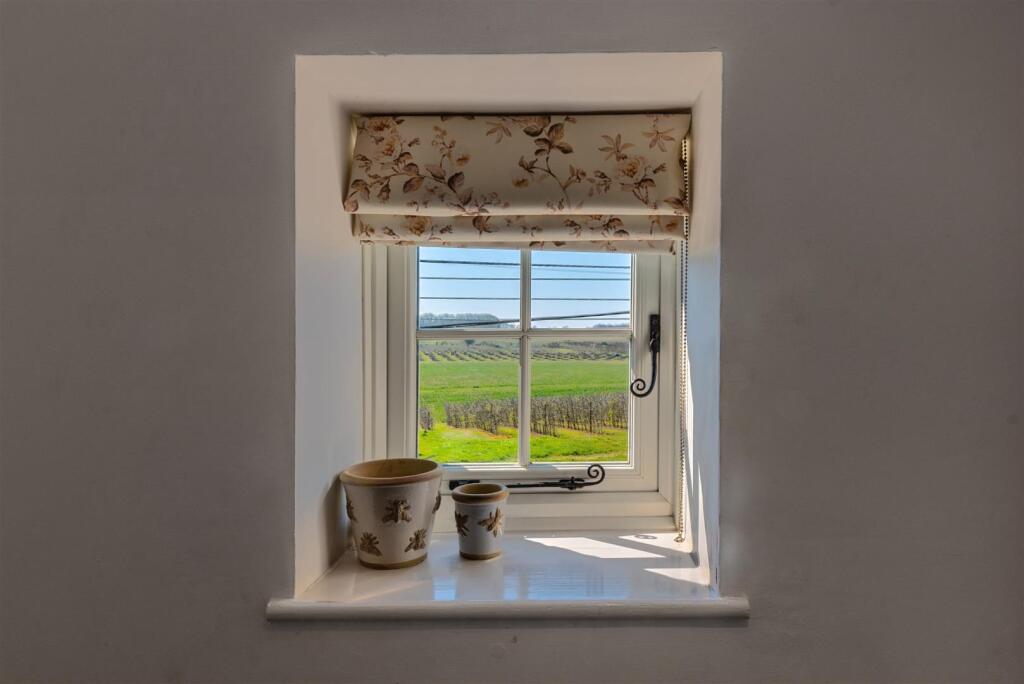 Bumblebee Cottage-12.jpg