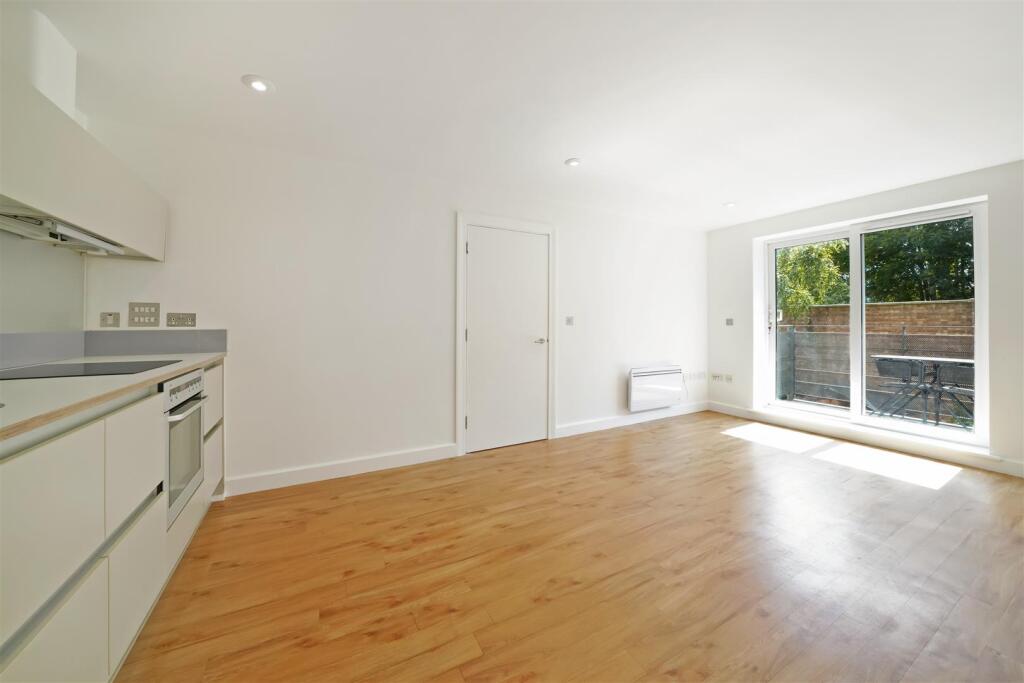 Flat 16, Rosegate House - dcWJp2YAuYfsxdTSmWR8.jpg