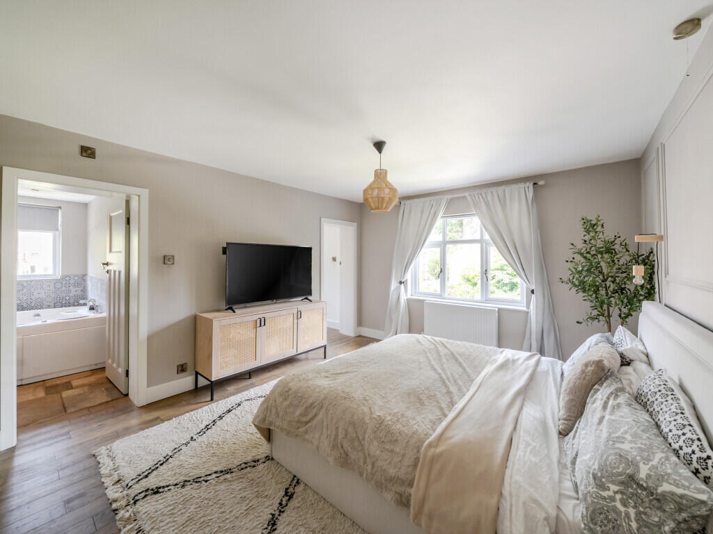 1340793-6-689cabe...