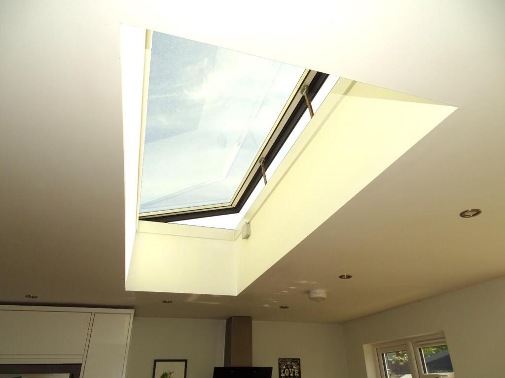 REMOTE CONTROLLED SKY LIGHT