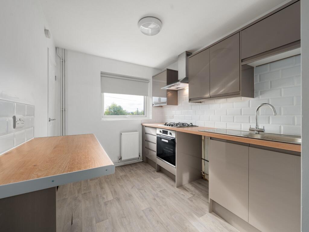 Kitchen (view b)
