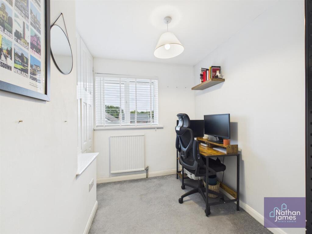 Bedroom/Office