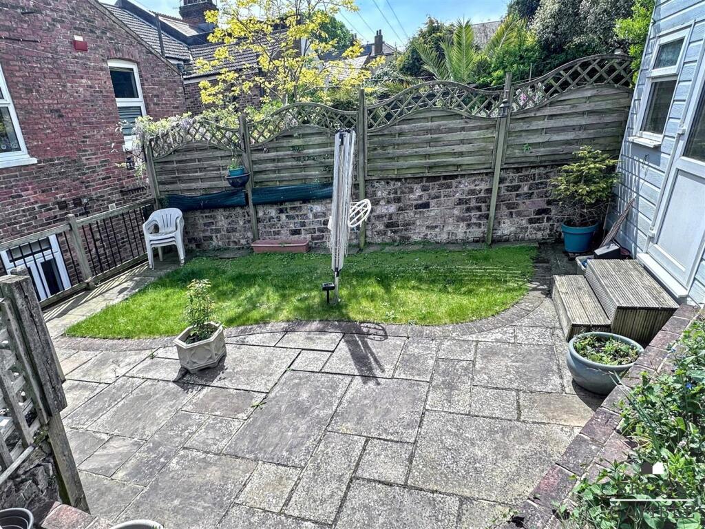01323 438506