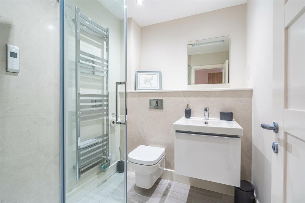 Master En-Suite