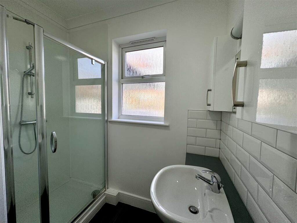 Shower Room.jpg