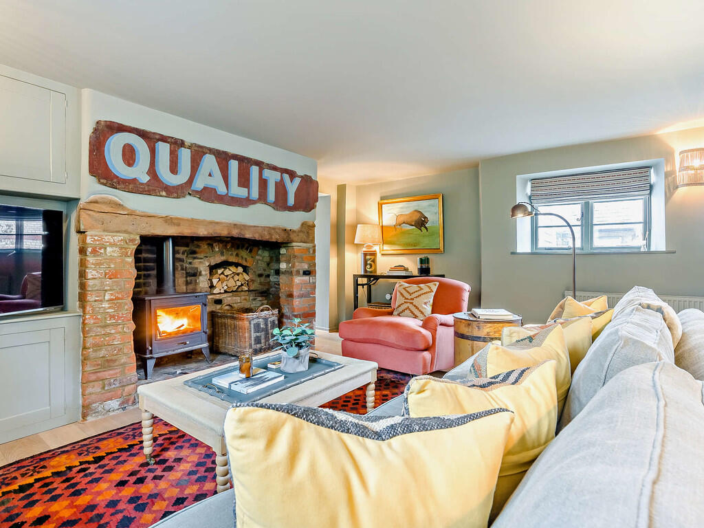 8664754-interior2...