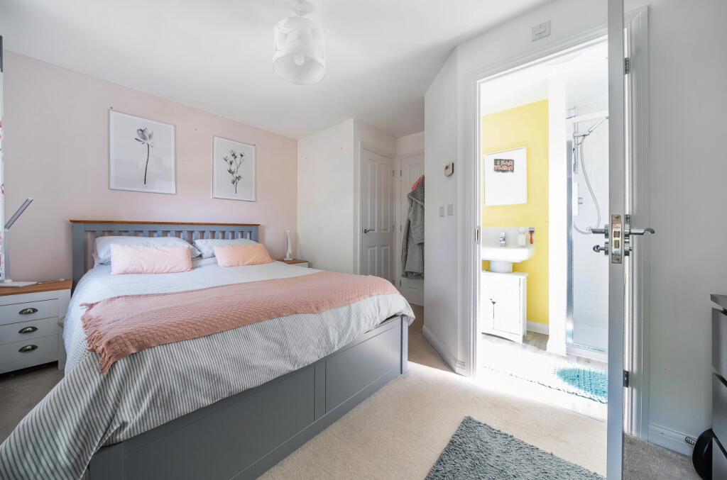 Bedroom &amp; En-Suite