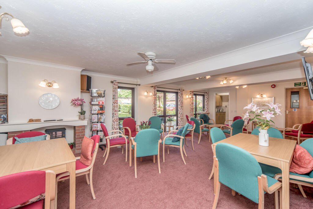RESIDENTS LOUNGE