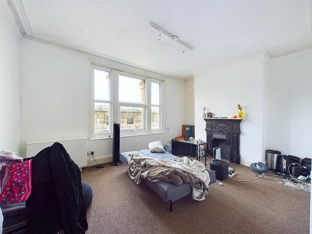 7 - 42 Bedminster Parade Investment Flats.jpg