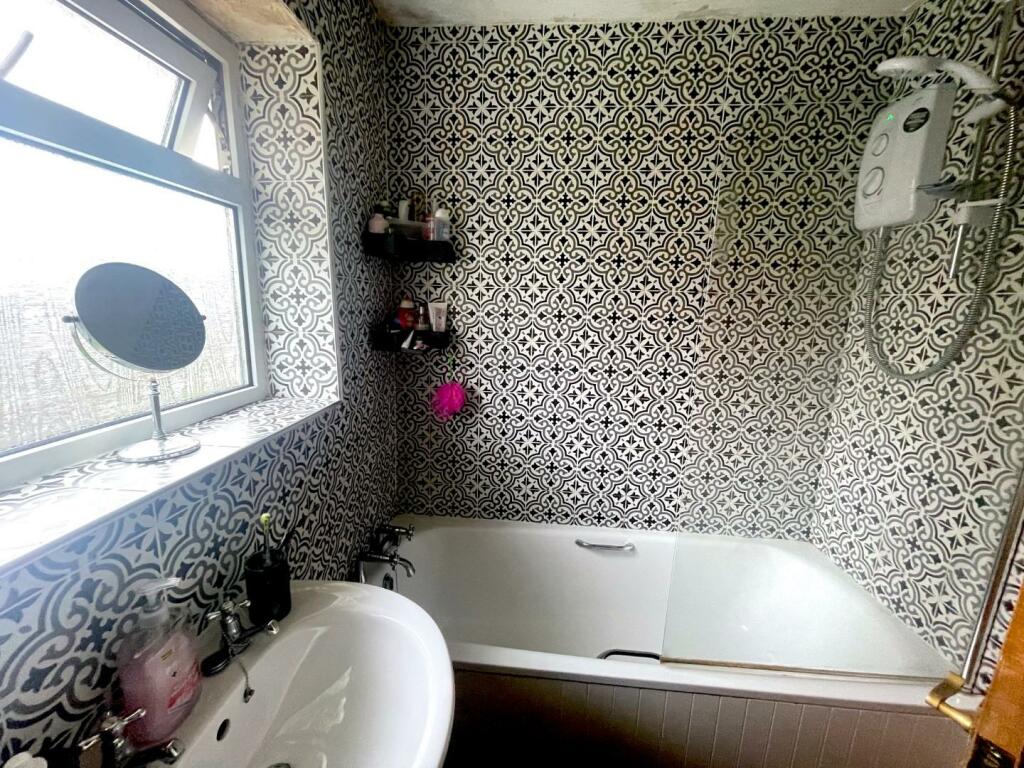 Bathroom.JPG
