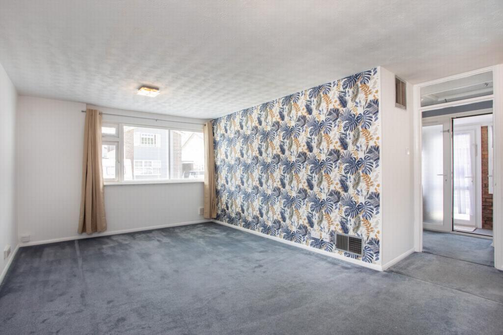 Sitting/dining room
