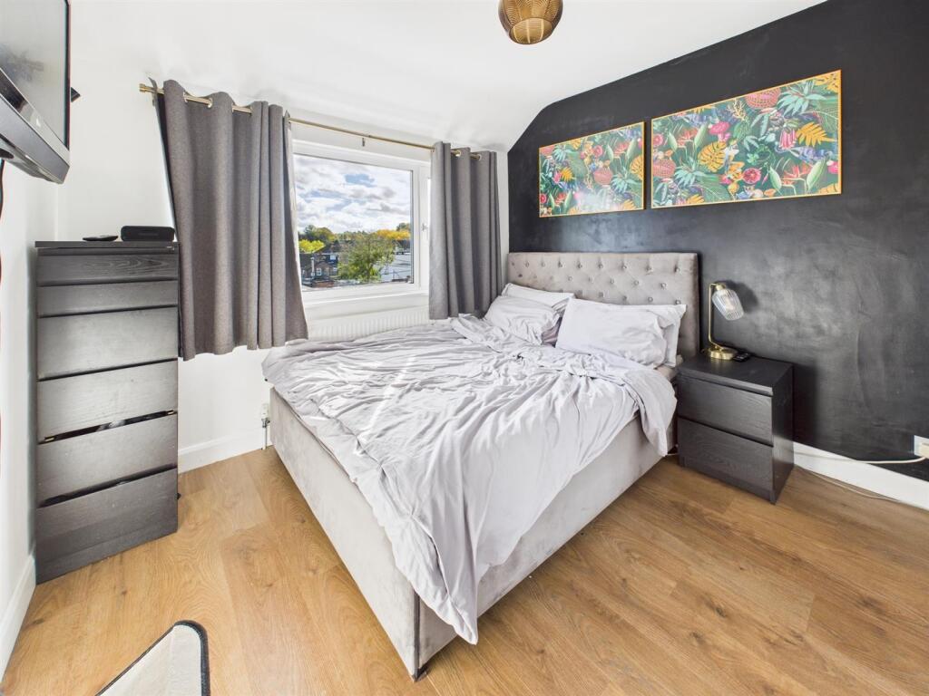 CAM02885G0-PR0501-STILL012.jpg