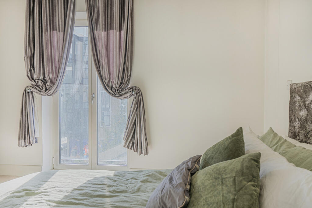 1358941-19-68d410...