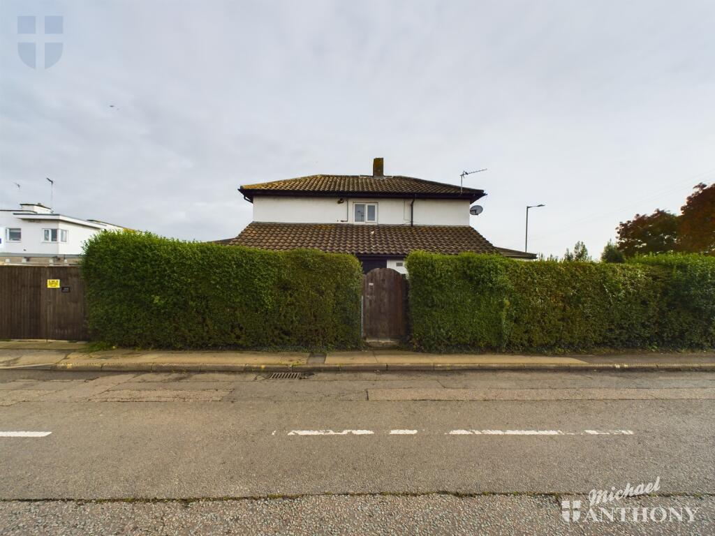 CAM03218G0-PR0403-STILL016