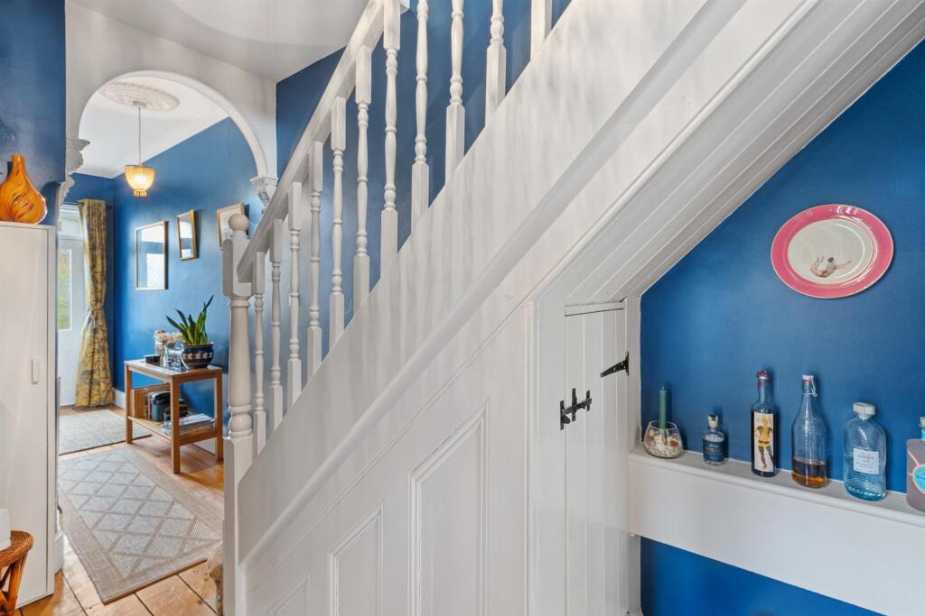 4 Bartholomews Close - 021.JPG