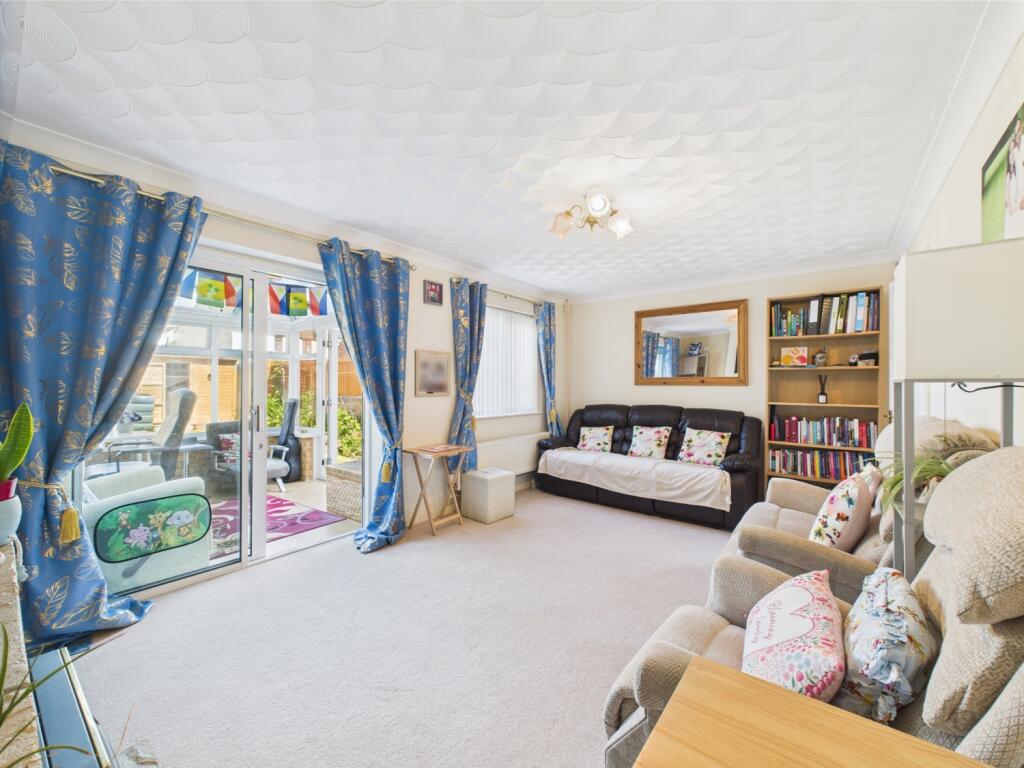 CAM02023G0-PR0140-STILL021