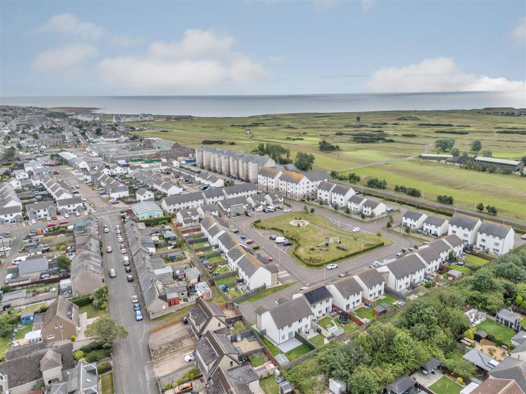 19 Henry Cotton Place Carnoustie-19.JPG