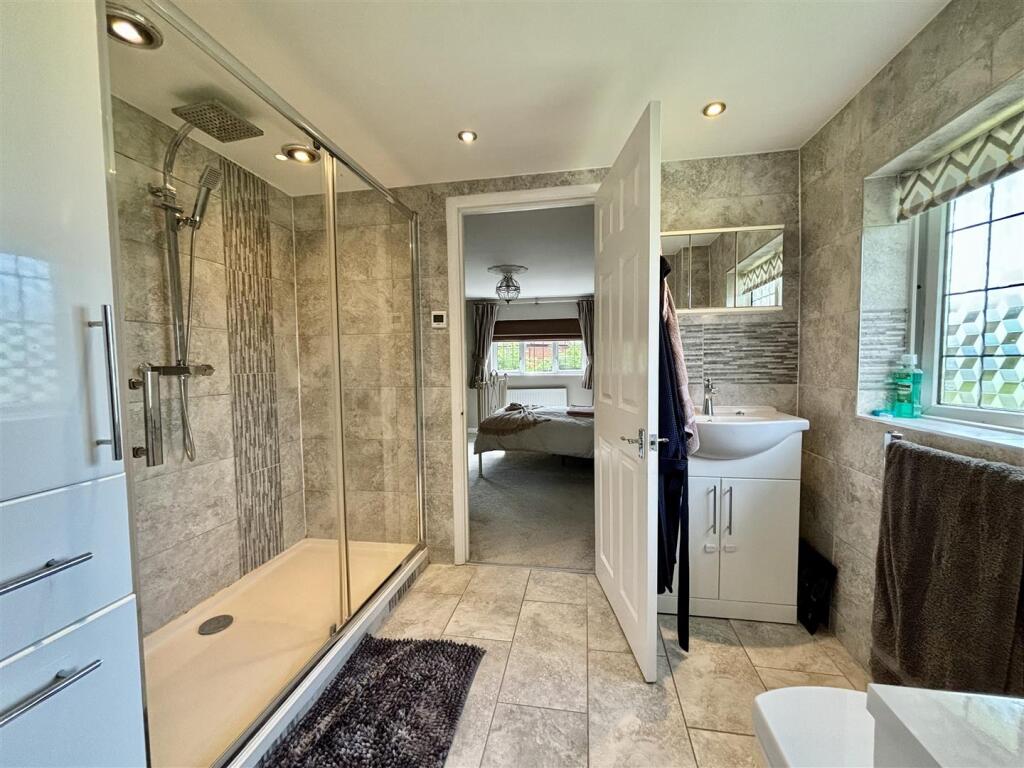 01_Bathroom_Ensuite.jpeg