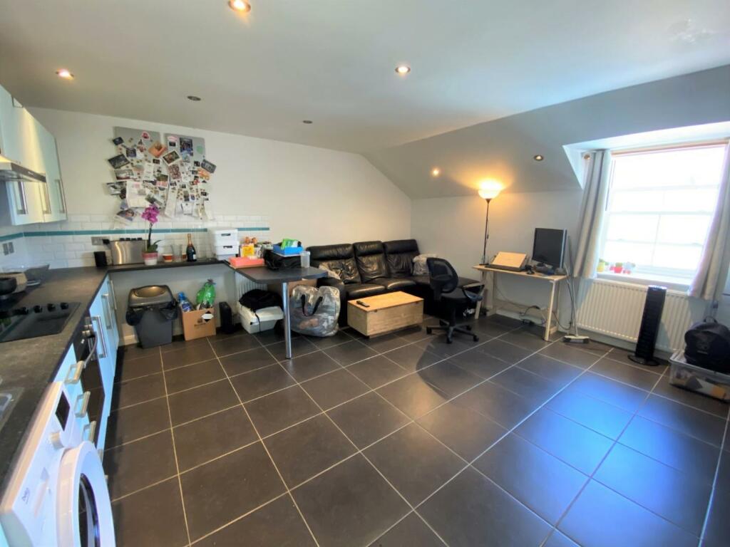 Kitchen, lounge, diner