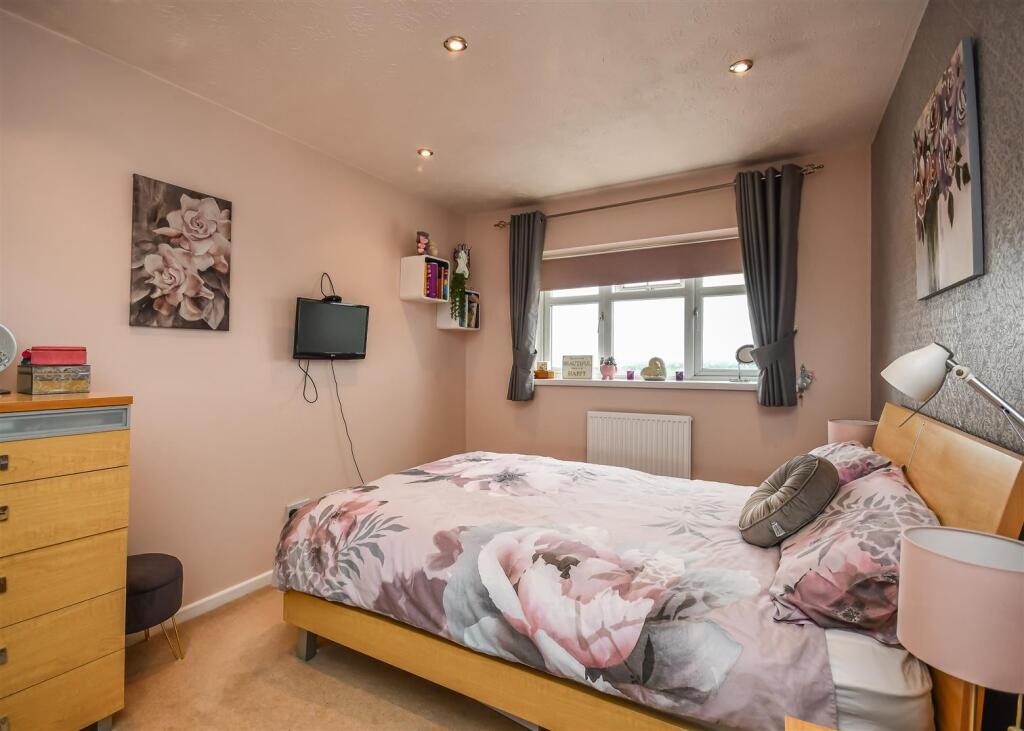 24 Strathern Drive-Bedroom 1.jpg