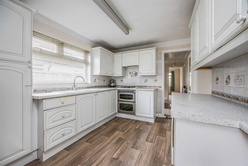 66 Durley Avenue, Cowplain-Small-PorticoMarketing-