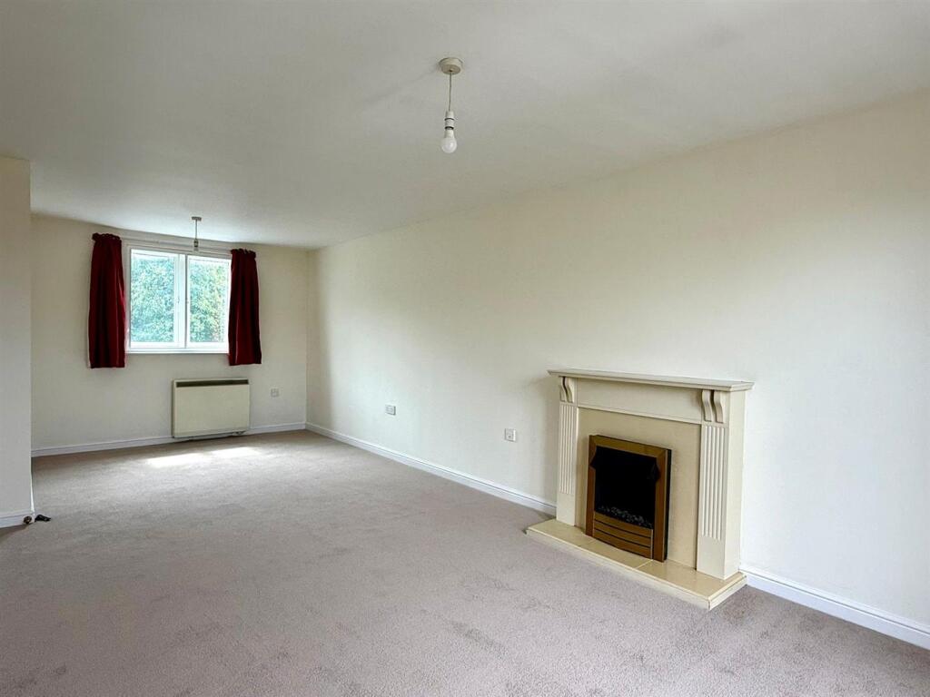 170 Saltash Living Room.jpg