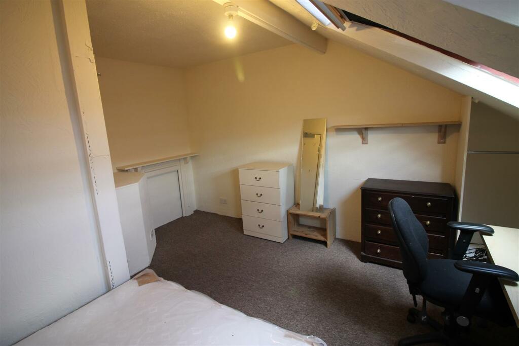 68RPA- Bedroom 6.1.JPG