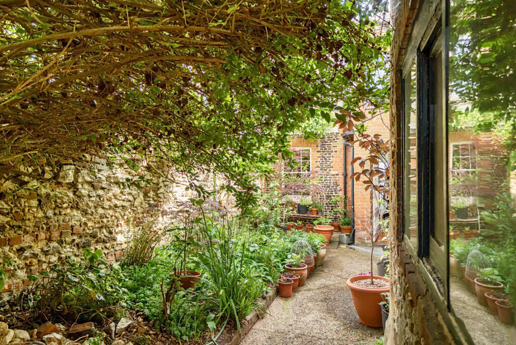 1300286-2-68308e4...