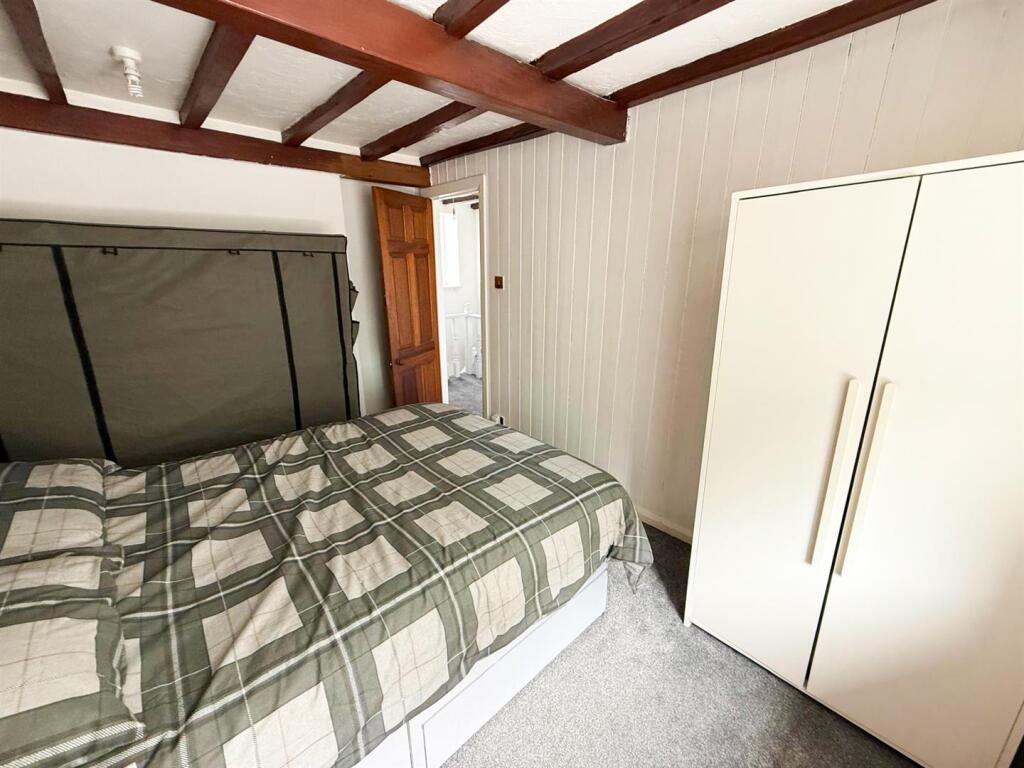 2 bed end terrace Silsden