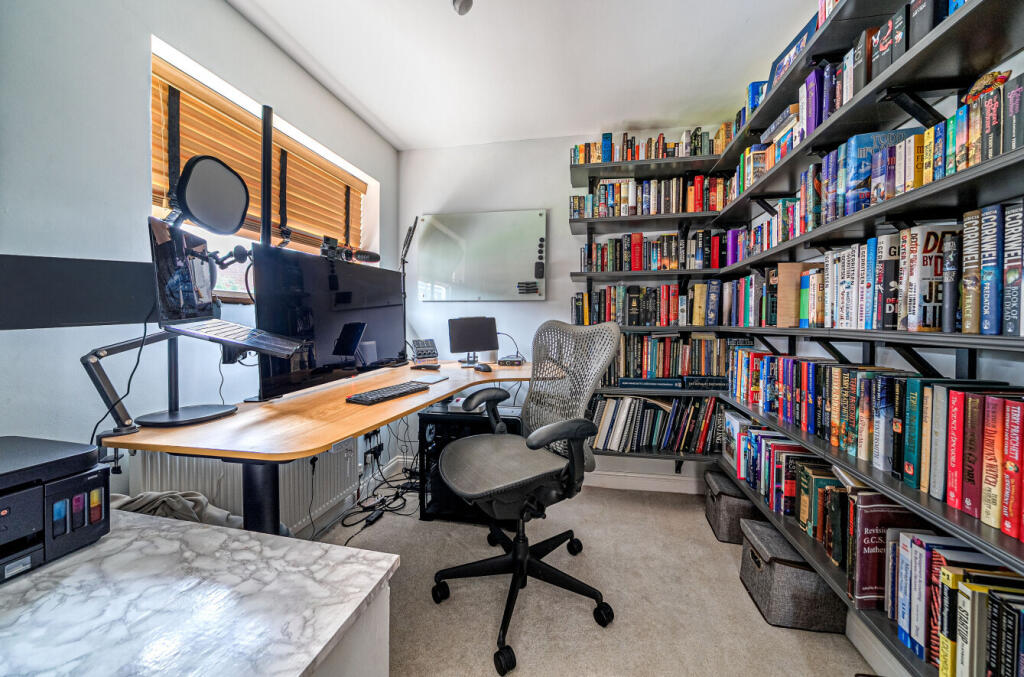 1381743-15-692d8a...