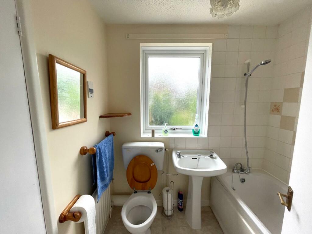 Bathroom.JPG