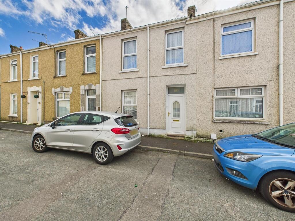 CAM03055G0-PR0195-STILL009.jpg