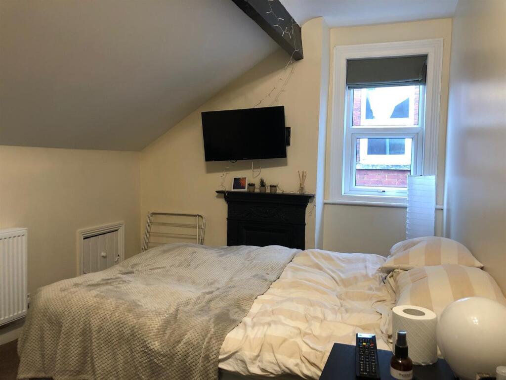 Bedroom 4.jpg