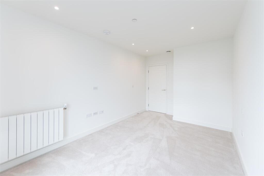 Bedroom     .jpg