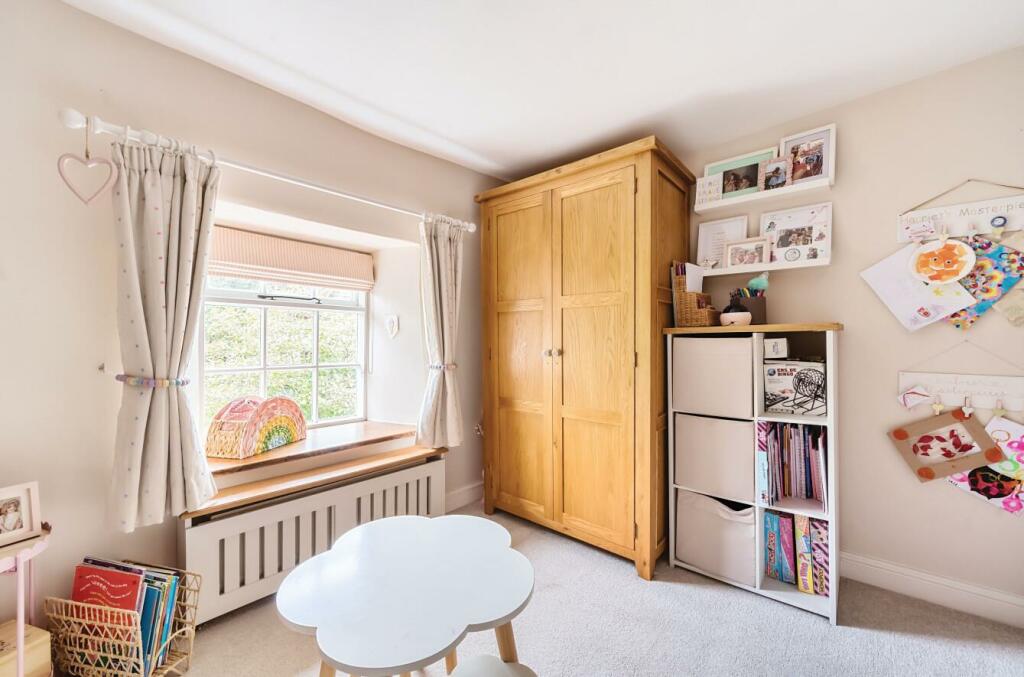 23 Main Road, Crick