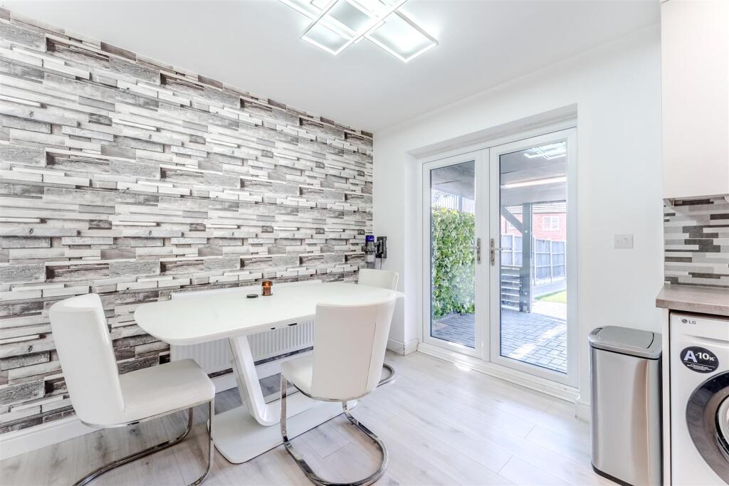 Kitchen/Dining Room